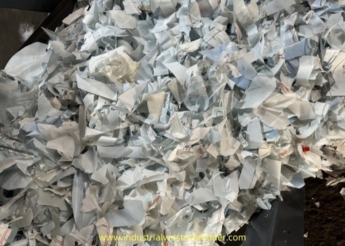 Het laatste nieuws van het bedrijf over Nylon Airbag Stoffencrusher PA6 & PA66 Shredder Rotary Blades Mill Met Grote Capaciteit