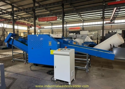 Het laatste nieuws van het bedrijf over PP-vezel Raffia touwmaler met legering gereedschap staal roterende messen Crush & Mill, Duurzame shredder voor Turkije