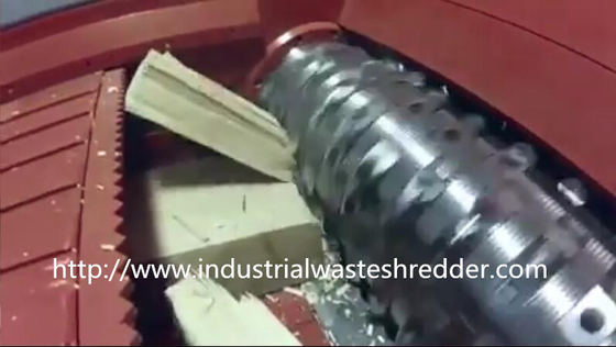 Goede prijs. De houten Plaat/Blok Enige Stal die van de Schachtontvezelmachine Hydraulisch het Voeden Systeem in werking stellen online
