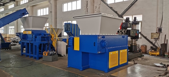 Goede prijs. Pp-PE voegt de tribune van de Schrootontvezelmachine XR700, rotar diameter 280400mm, 700mm lengte van 37KW samen online