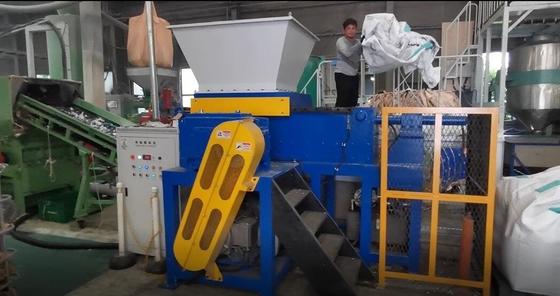 Goede prijs. 37KW kiezen de motor Jumbozakken Schachtontvezelmachine met Beweegbare Voedende Vultrechter uit online