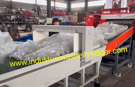 2400F PE PP PET Plastic Film Shredder, High Efficiency Monofilament Film Shredder Machine 1000-2000KG Per Hour,Waste PP Raffia Garns Shredder Machine Blade Wear Resistance