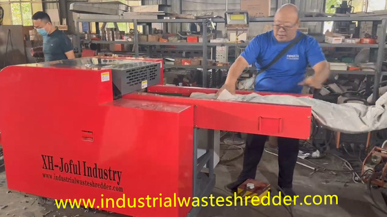 Goede prijs. 800F Textiel schroot Shredder Snijmotor 7.5KW Kleine scheurmachine voor stoffen Vermalen Invoer vervoerder 1400*330mm Lengte*breedte Bed Sheet Shredder online