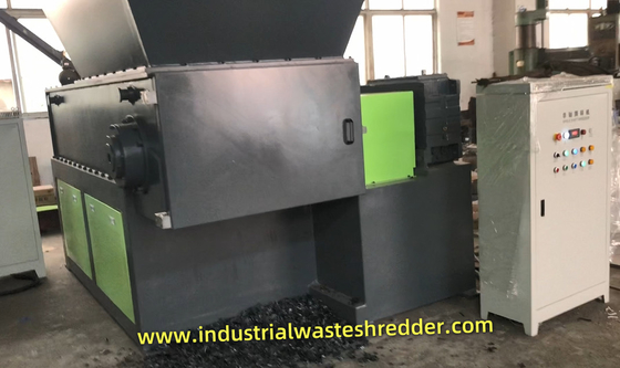 Hoog efficiënte holle blaasmachine voor het versnipperen van kunststof met een capaciteit van 600-1000 kg in de recyclingindustrie