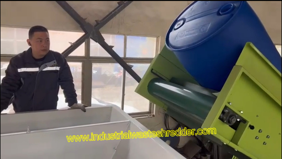 High Efficiency Waste Plastic Barrel Shredder,200L HDPE IBC Drum Dual Shaft Shredder met CE,Gallon Plastic Drum Crusher 1000kg Per Hour,Chemical Plastic Drum Pre Shredder