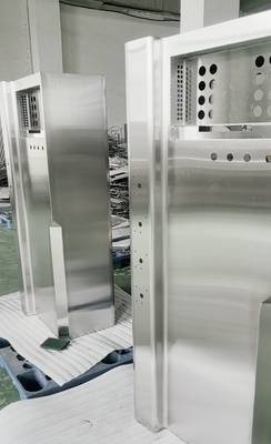 Custom roestvrijstalen elektrische bedieningskast voor medische apparatuur.