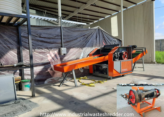 Goede prijs. 400mm de Raffia doet Plastic Ontvezelmachinemachine met Bladenslijper in zakken online