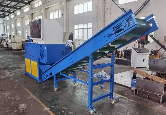 Goede prijs. D2 Ontvezelmachine van de Blad de Enige Schacht voor de Plastic Stukkenpp PE Motor van pvc PS 22KW online